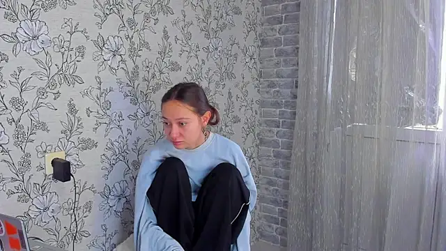 EllaSky xoxo online show from 12/14/25, 08:31