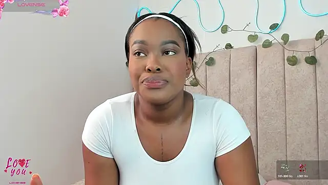 Kaseydelvey online show from 10/28/25, 02:38