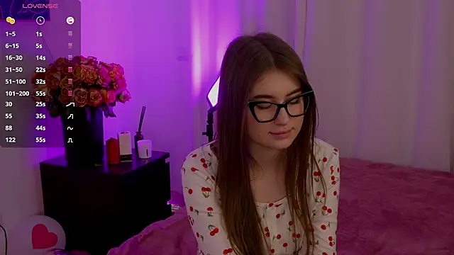 Snapshot of Lilly_Colins chatting on 02/21/25, 03:32 Lilly Colins online show from 02/21/25, 03:32