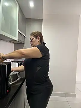 AntonellaAlondra4 online show from 04/16/26, 02:07