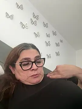 AntonellaAlondra4 online show from 06/01/26, 04:28