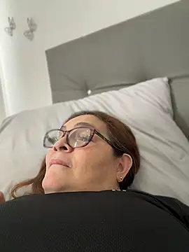 AntonellaAlondra4 online show from 04/21/26, 02:01