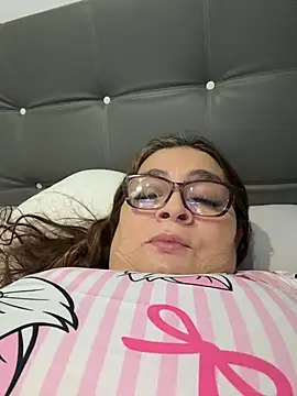 AntonellaAlondra4 online show from 04/04/26, 11:17