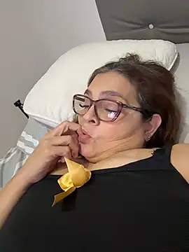 AntonellaAlondra4 online show from 04/18/26, 03:42