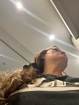 AntonellaAlondra4 online show from 04/05/26, 01:01