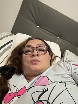 AntonellaAlondra4 online show from 04/25/26, 02:47