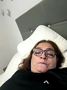 AntonellaAlondra4 online show from 12/17/25, 02:16