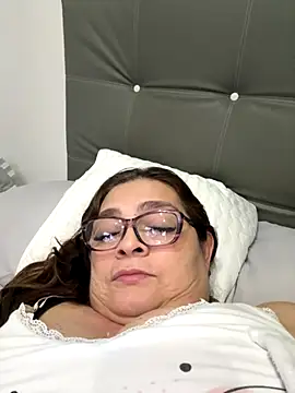 AntonellaAlondra4 online show from 09/13/25, 10:59