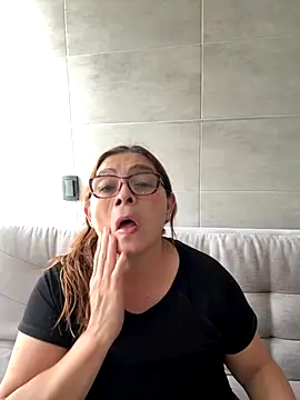 AntonellaAlondra4 online show from 10/21/25, 03:22