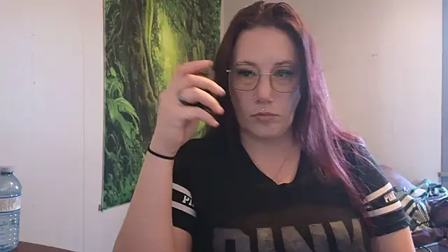Snapshot of ThickGirlsDoItBetter chatting on 03/18/25, 03:22 ThickGirlsDoItBetter online show from 03/18/25, 03:22