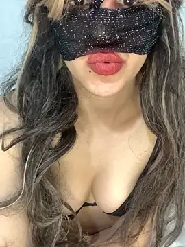 Snapshot of senoritaseno chatting on 02/22/25, 05:24 senoritaseno online show from 02/22/25, 05:24