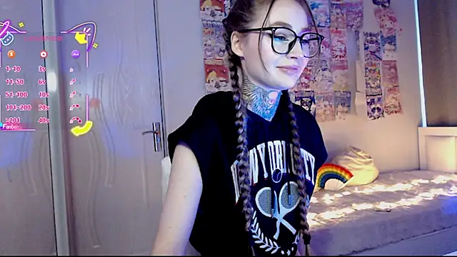 Snapshot of Milky_way_UwU chatting on 09/19/25, 07:34 Milky way UwU online show from 09/19/25, 07:34