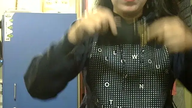 Pramila Manish online show from 11/25/25, 12:55