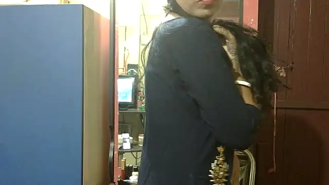 Pramila Manish online show from 11/23/25, 01:37