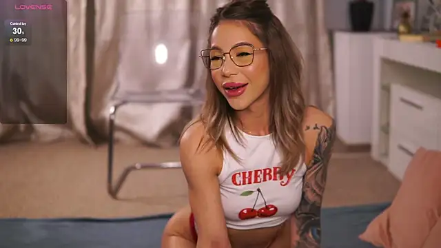 Snapshot of NyrobiNova chatting on 03/10/25, 04:07 NyrobiNova online show from 03/10/25, 04:07