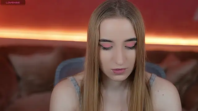 Tess LovelyWest online show from 02/09/25, 12:30