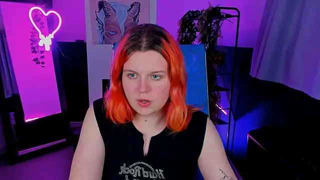 Snapshot of NielletaBlossom chatting on 03/10/25, 02:16 NielletaBlossom online show from 03/10/25, 02:16