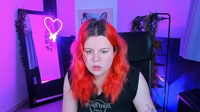 Snapshot of NielletaBlossom chatting on 02/19/25, 05:05 NielletaBlossom online show from 02/19/25, 05:05