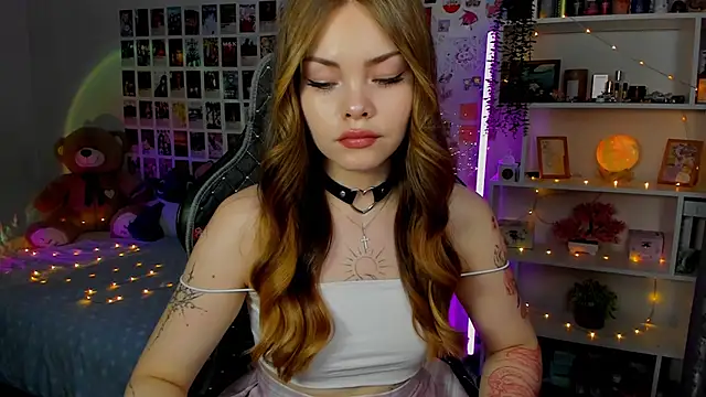 AkiraKatsu online show from 09/19/25, 12:09