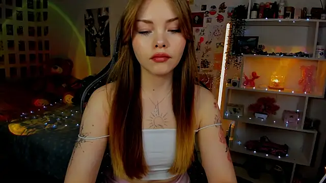 AkiraKatsu online show from 12/02/25, 10:17