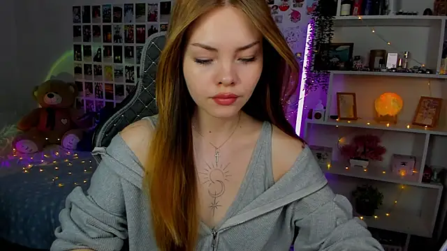 AkiraKatsu online show from 10/04/25, 11:56