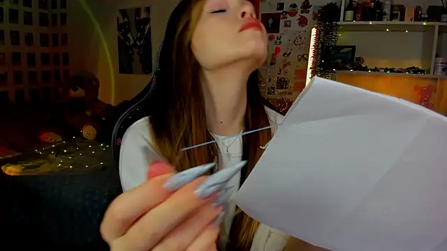 AkiraKatsu online show from 11/29/25, 10:37