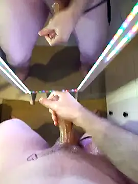 Snapshot of PerfectBisex chatting on 12/01/25, 12:28 PerfectBisex online show from 12/01/25, 12:28