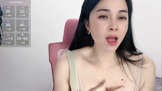 Snapshot of Qwi-V1 chatting on 01/02/25, 10:55 Qwi-V1 online show from 01/02/25, 10:55