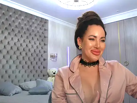 TianaPosh online show from 02/27/25, 07:37