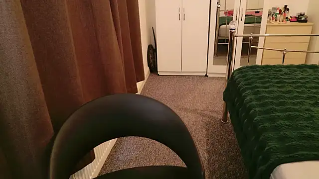 karlaolivia online show from 05/05/26, 08:17