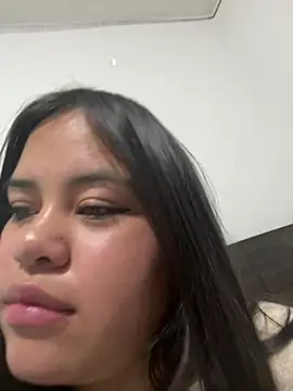 Snapshot of rose_nova chatting on 05/19/26, 05:36 rose nova online show from 05/19/26, 05:36