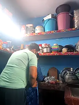 Snapshot of bobbyronak chatting on 02/17/26, 06:44 bobbyronak online show from 02/17/26, 06:44