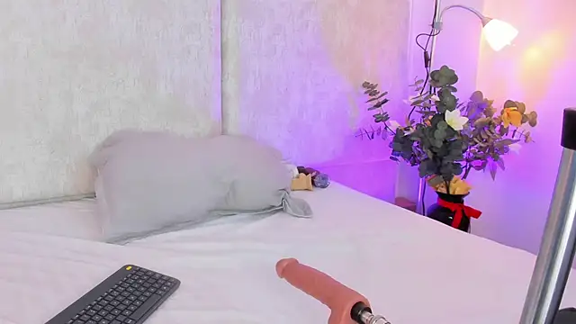 Snapshot of Astorath_angel_ chatting on 12/20/25, 12:19 Astorath angel online show from 12/20/25, 12:19