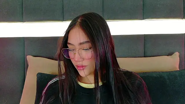 nicolle pierce online show from 10/24/25, 02:05