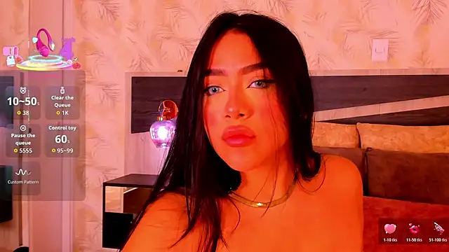 nicolle pierce online show from 12/05/25, 01:32