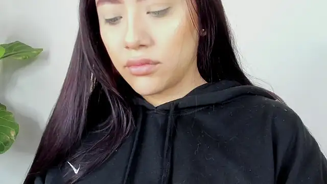 nicolle pierce online show from 02/11/26, 12:16