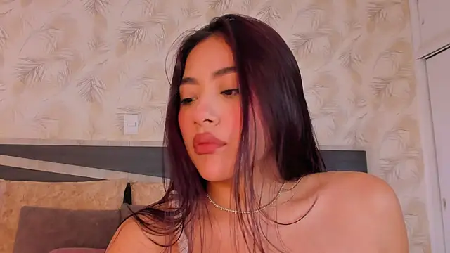 nicolle pierce online show from 04/28/26, 01:15