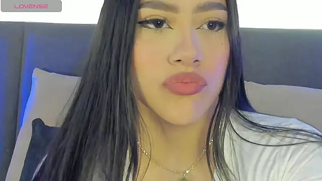 Snapshot of nicolle_pierce chatting on 03/11/25, 01:23 nicolle pierce online show from 03/11/25, 01:23