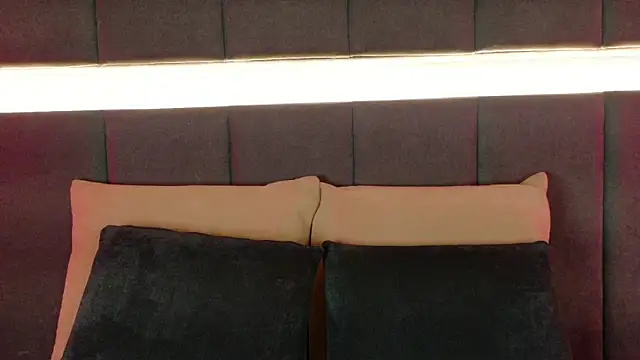 nicolle pierce online show from 11/05/25, 01:25