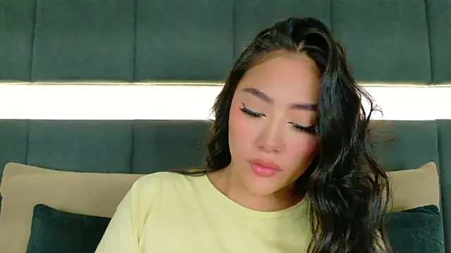 nicolle pierce online show from 11/08/25, 12:52