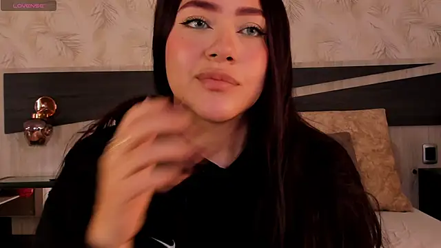 nicolle pierce online show from 03/16/26, 01:37