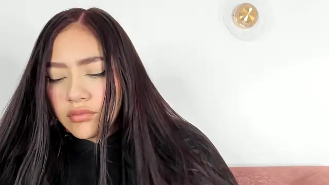 nicolle pierce online show from 02/02/26, 02:38