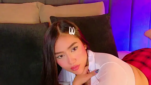 nicolle pierce online show from 11/13/25, 02:32