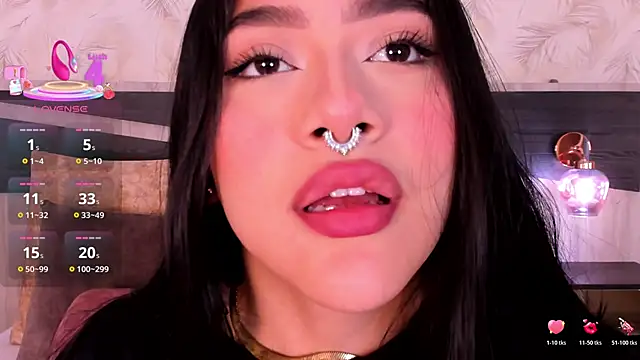 nicolle pierce online show from 12/03/25, 12:37