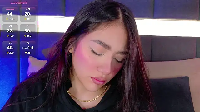 nicolle pierce online show from 11/25/25, 03:12