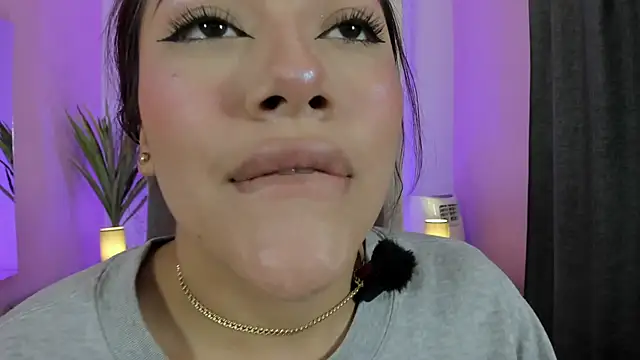 nicolle pierce online show from 04/06/26, 01:34