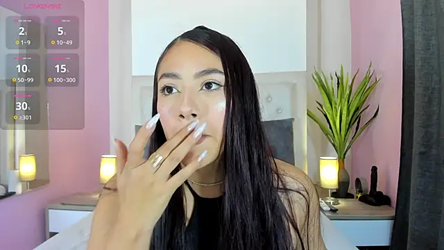 nicolle pierce online show from 04/30/26, 03:41