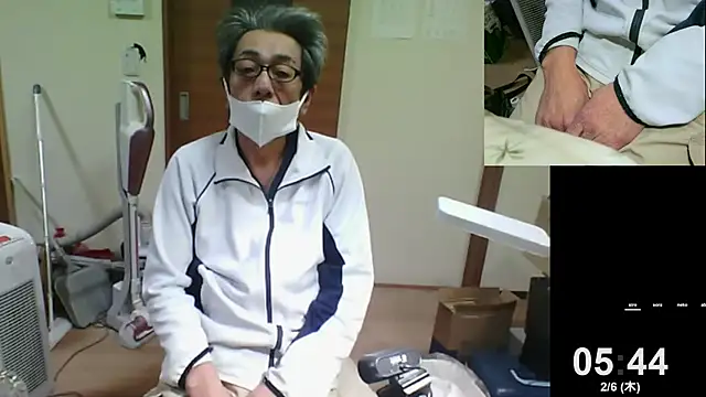 Snapshot of mama010-chan chatting on 02/05/25, 08:46 mama010-chan online show from 02/05/25, 08:46