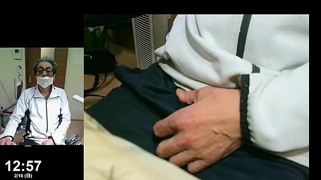 Snapshot of mama010-chan chatting on 02/16/25, 03:58 mama010-chan online show from 02/16/25, 03:58