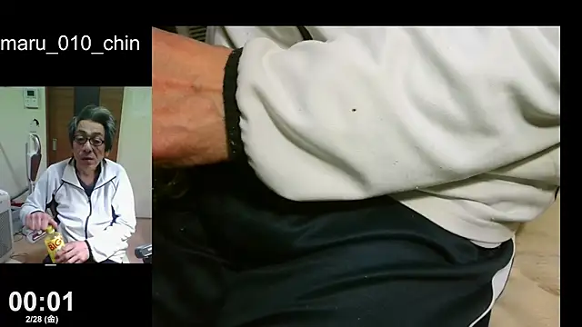 Snapshot of mama010-chan chatting on 02/28/25, 03:04 mama010-chan online show from 02/28/25, 03:04
